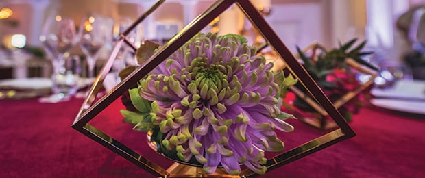 Flower arrangements and thematic decorations for business events and parties. Flower delivery.